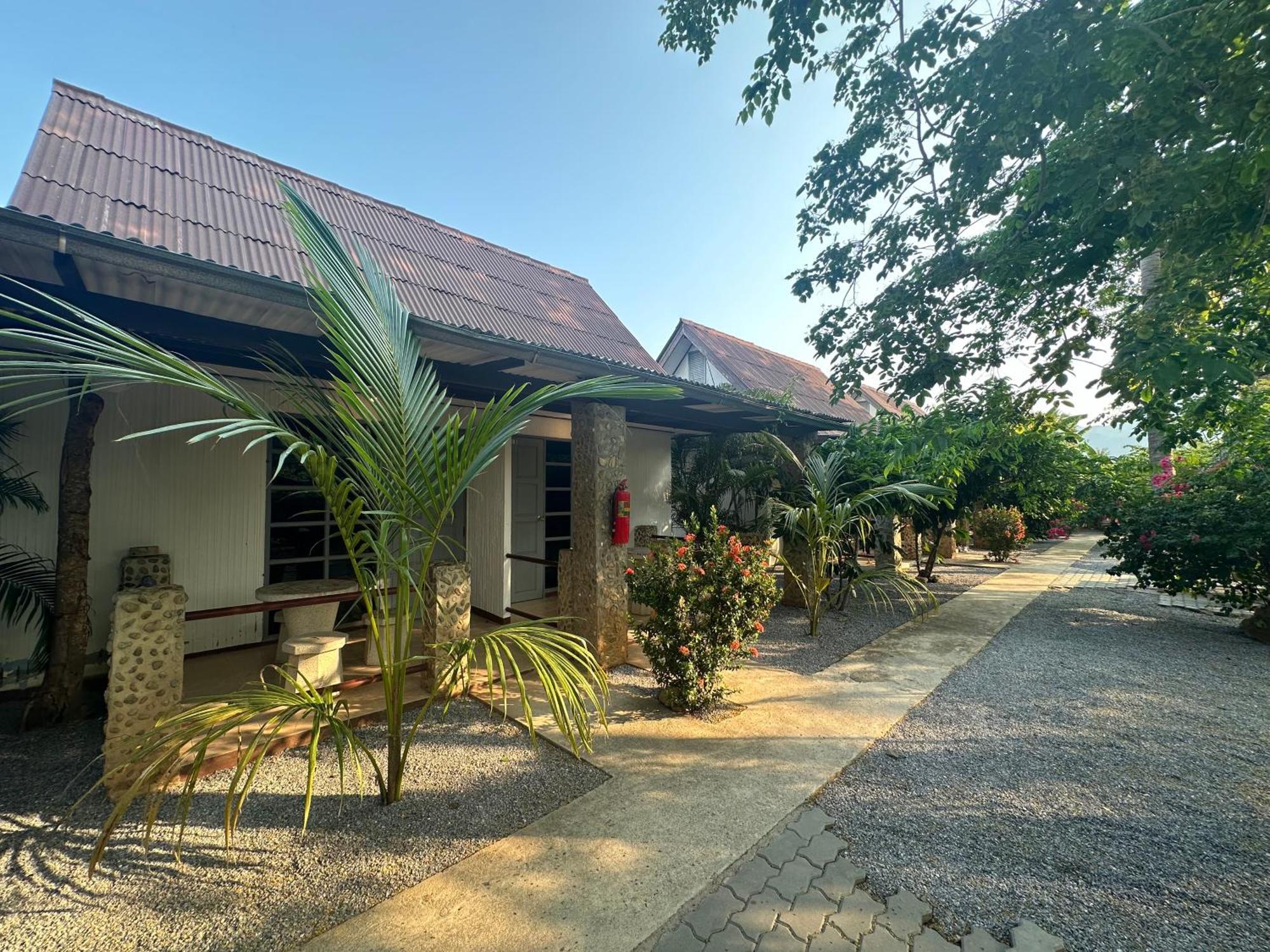Blue Beach Resort Baanphakrimlay Εξωτερικό φωτογραφία